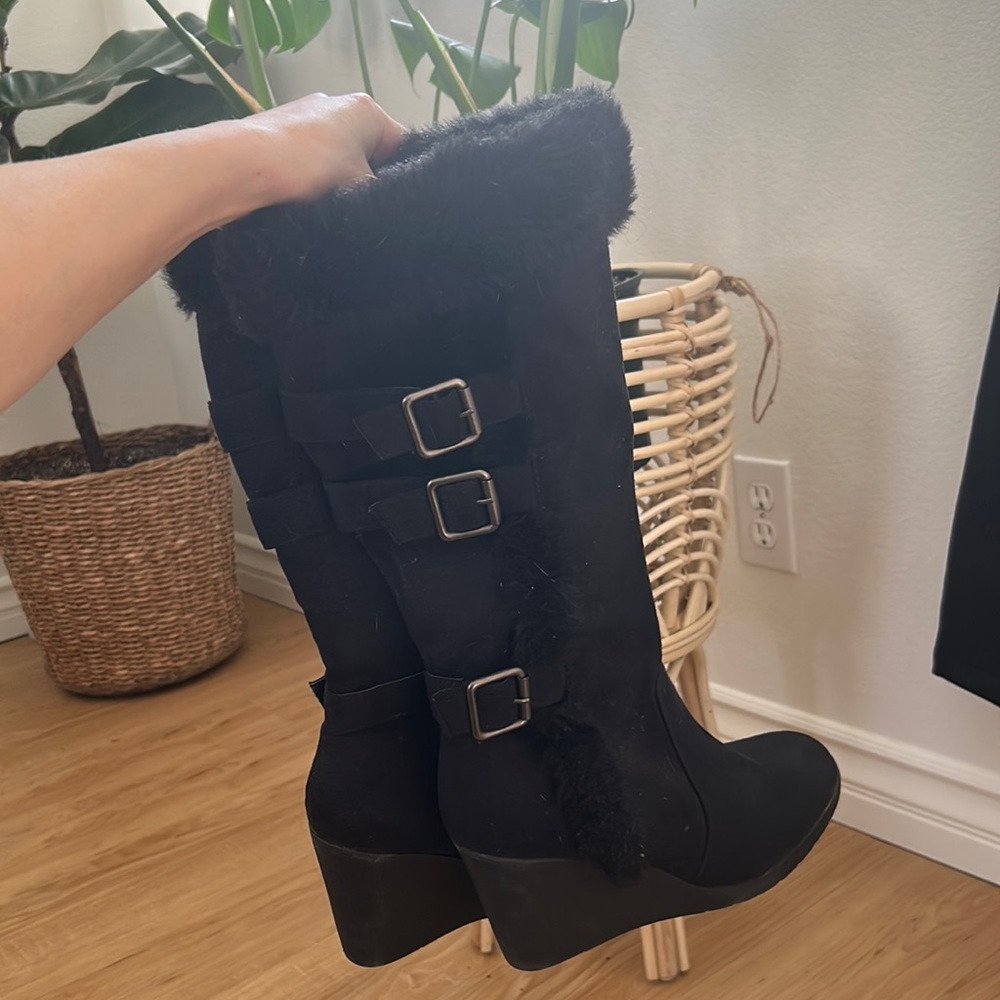 Black wedge winter boots. Size 8